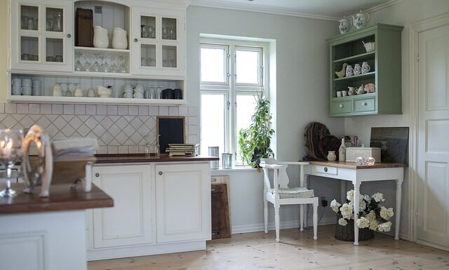 Jak przechowywanie talerzy w szufladzie?