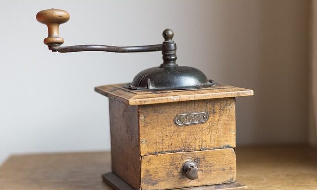 Czy wazelina techniczna niszczy gumę?