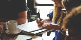 Jak podłączyć wzmacniacz do tuby?