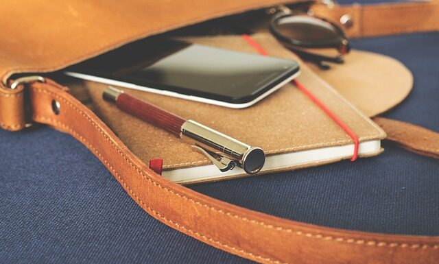 Jak utrzymać porządek na swoim biurku?