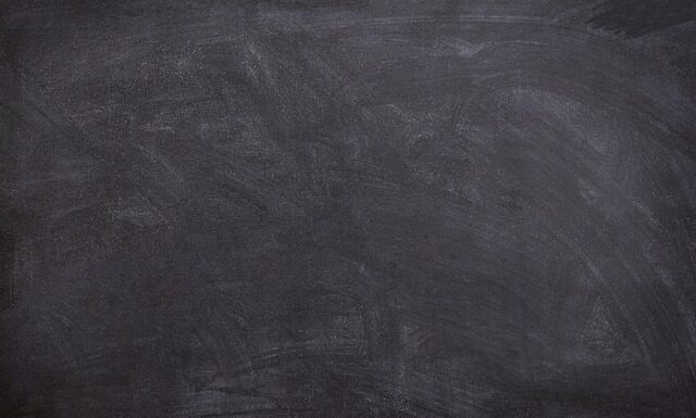 Jak utrzymać w czystości czarny zlew?