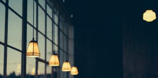 Co Odmraża szyby w samochodzie?