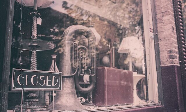 Jak podłączyć tubę aktywna w samochodzie?