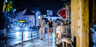 Czy skuterem 50 można jeździć na kartę rowerową?